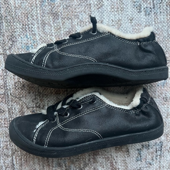 Bob’s Sketchers Beach Bingo Fur Lined Sneaker - Picture 4 of 4